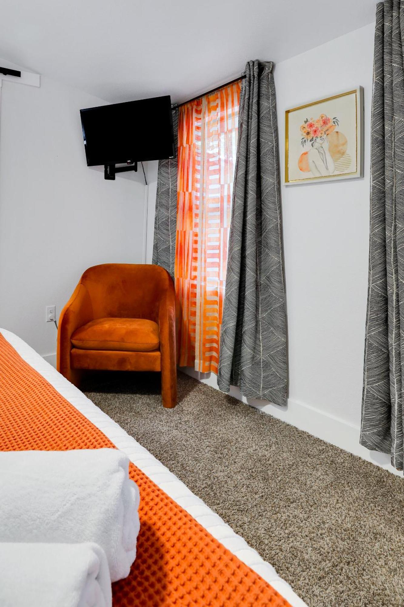 Artsy - A Birdy Vacation Rental San Antonio Exterior photo