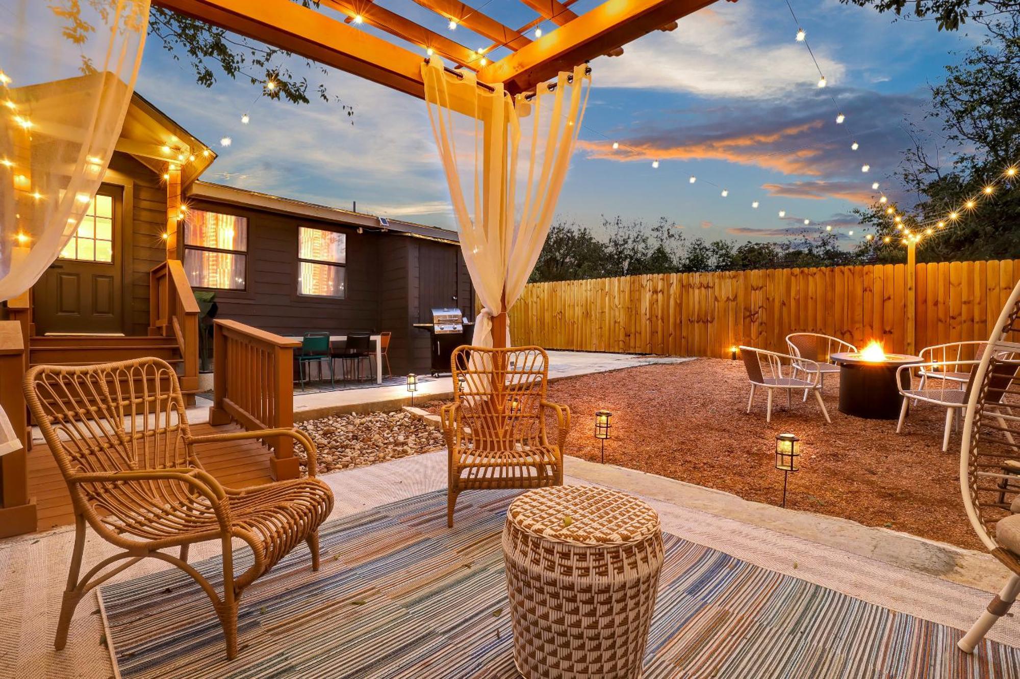 Artsy - A Birdy Vacation Rental San Antonio Exterior photo