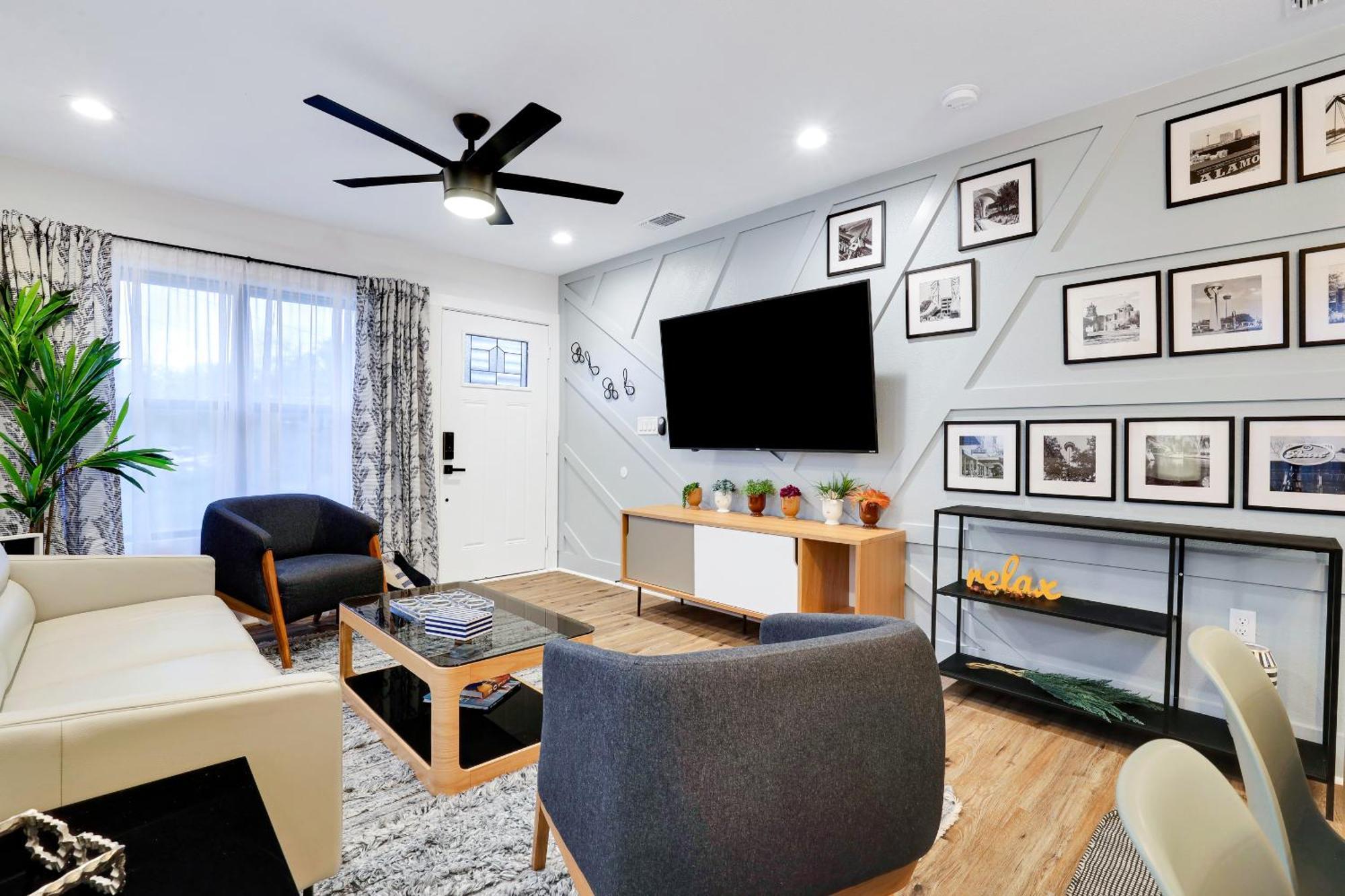 Artsy - A Birdy Vacation Rental San Antonio Exterior photo