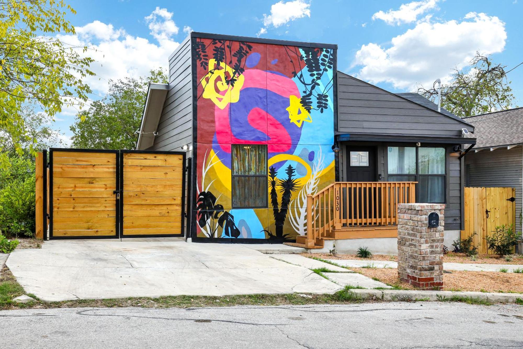 Artsy - A Birdy Vacation Rental San Antonio Exterior photo