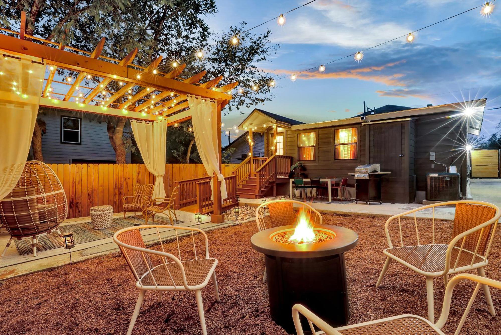 Artsy - A Birdy Vacation Rental San Antonio Exterior photo
